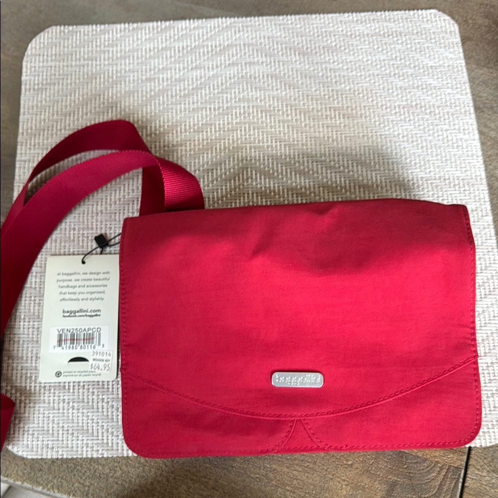 NWT Baggallini Vibrant Red Crossbody Bag